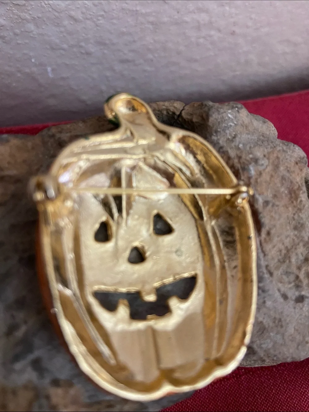 Vintage 80s Enameled Sparkly Orange Pumpkin Jack O Lantern Broach - Picture 5 of 6